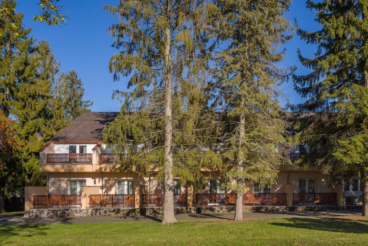 Lipicai Hotel Es Etterem Szilvásvárad Екстериор снимка