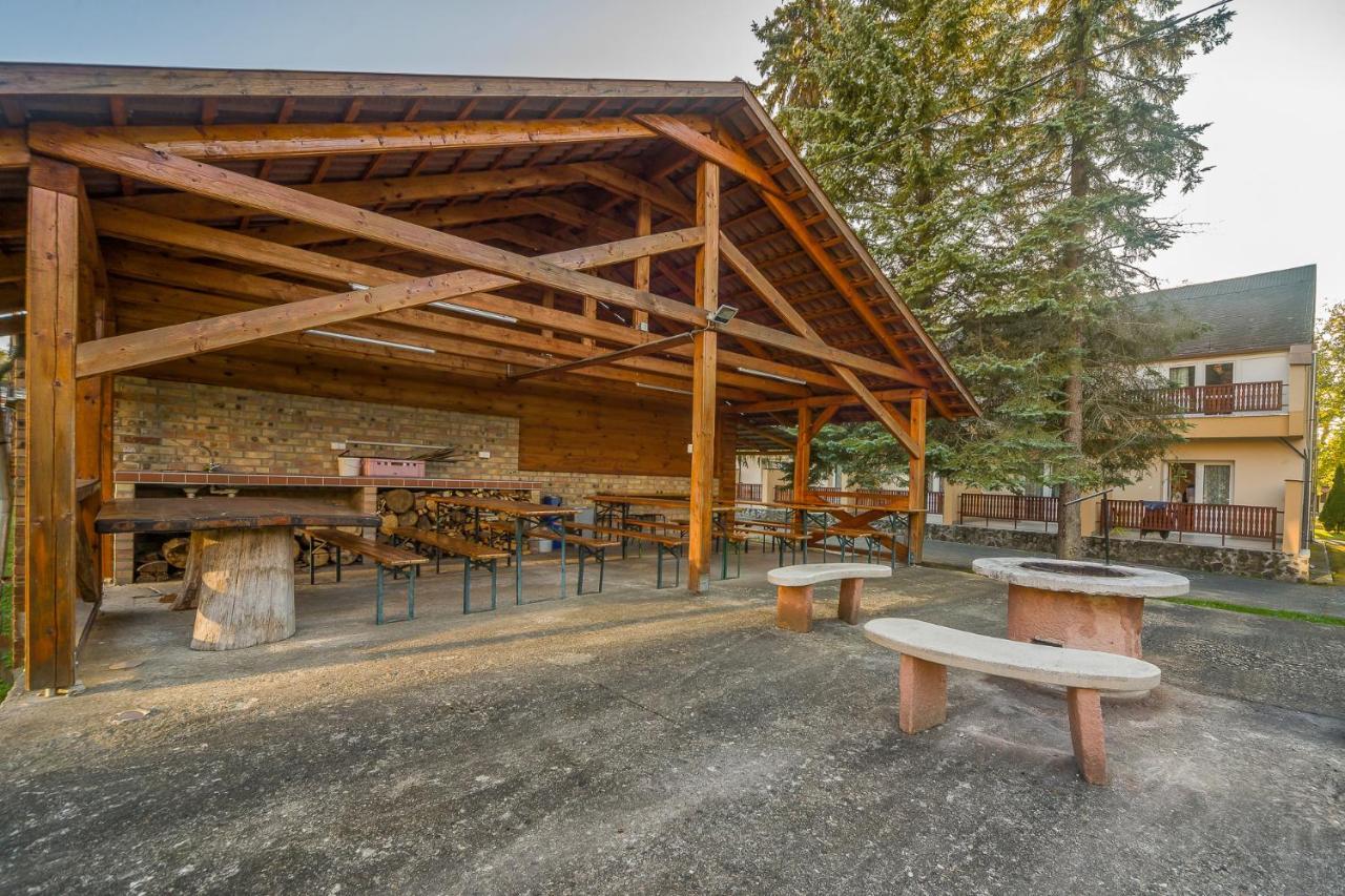 Lipicai Hotel Es Etterem Szilvásvárad Екстериор снимка