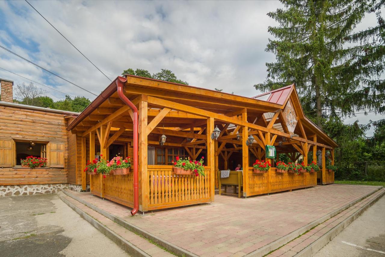 Lipicai Hotel Es Etterem Szilvásvárad Екстериор снимка