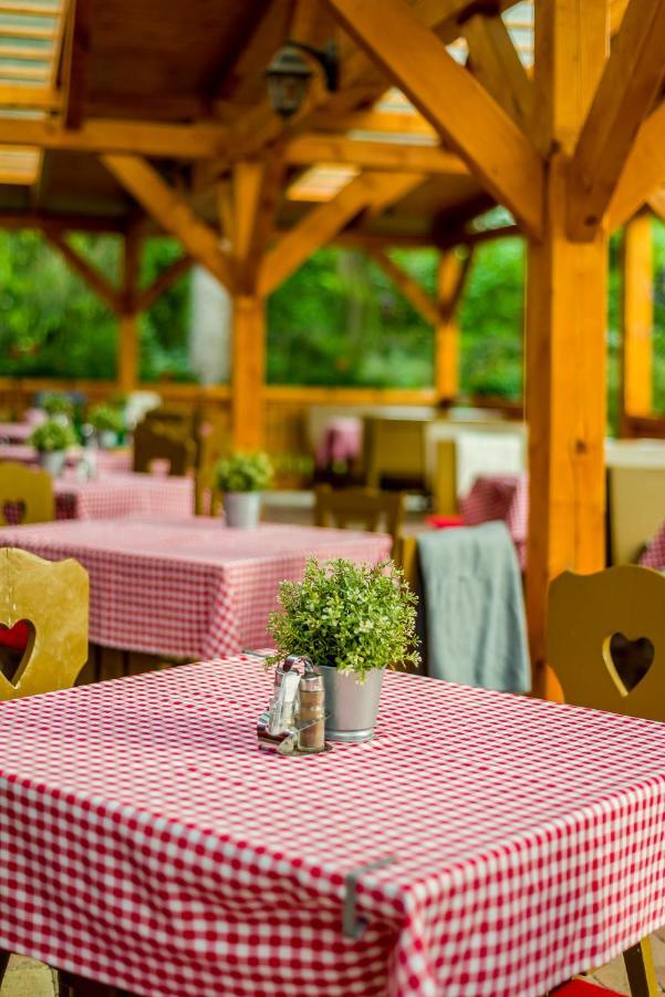 Lipicai Hotel Es Etterem Szilvásvárad Екстериор снимка