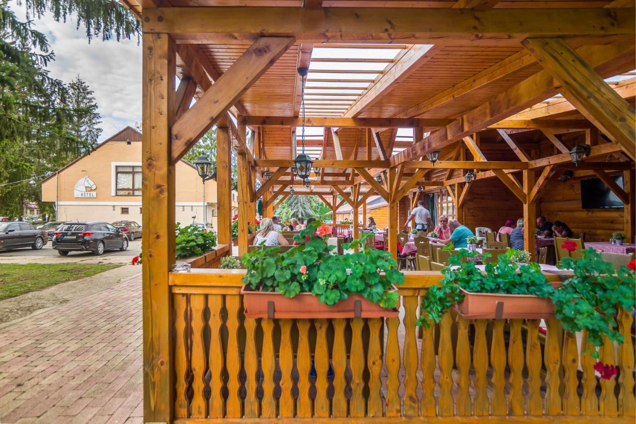 Lipicai Hotel Es Etterem Szilvásvárad Екстериор снимка