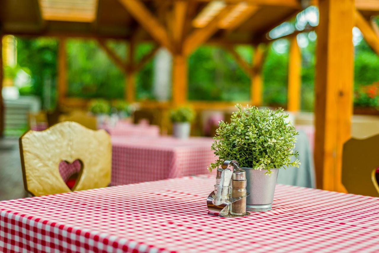 Lipicai Hotel Es Etterem Szilvásvárad Екстериор снимка