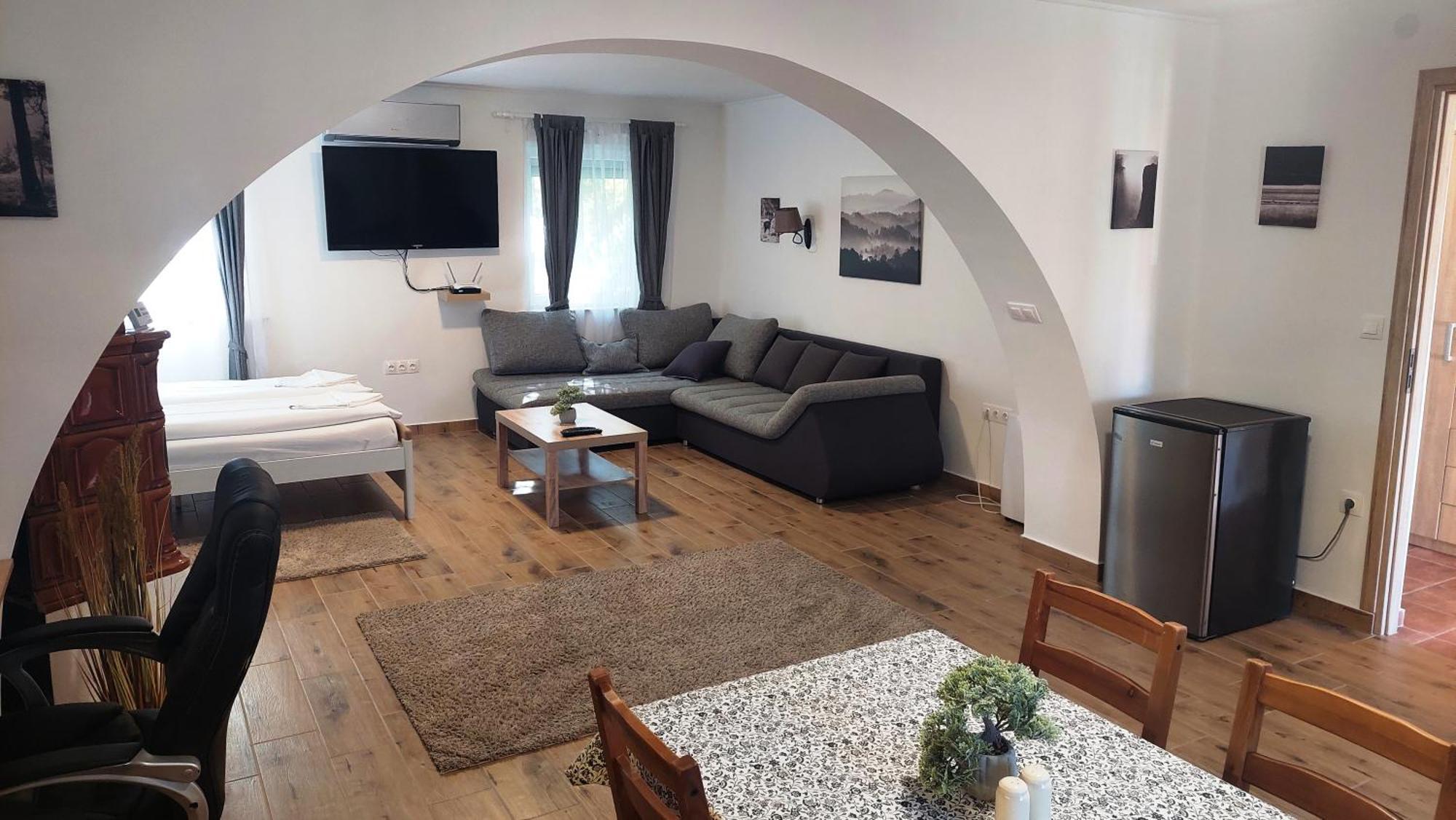 Lipicai Hotel Es Etterem Szilvásvárad Екстериор снимка